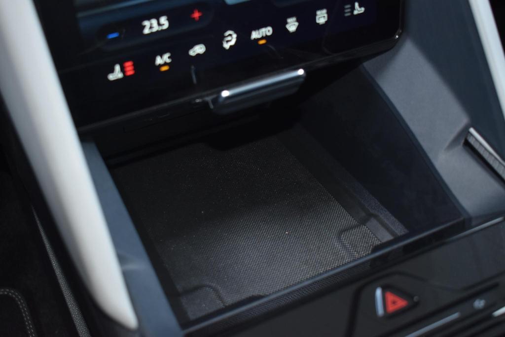 Ford Explorer premium extended range rwd 77 kwh | panoramadak | climate con