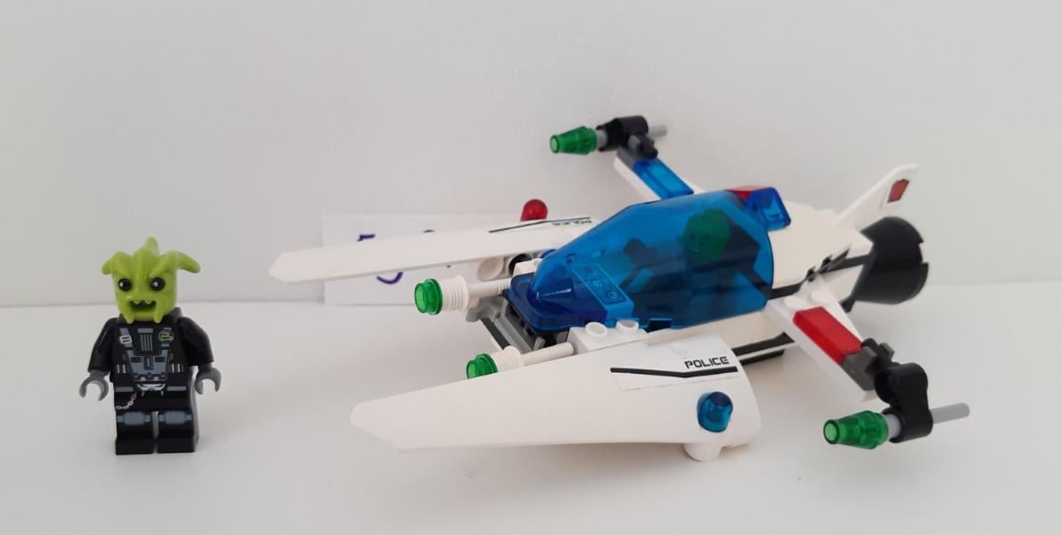 LEGO Space Police Raid VPR 5981: met Space Police Commendant en Rench alien