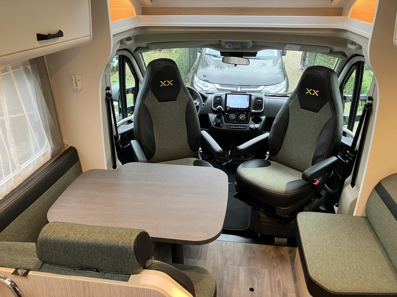 Prachtige 4 pers. camper huren / te huur. Te koop camper Automaat 160 PK