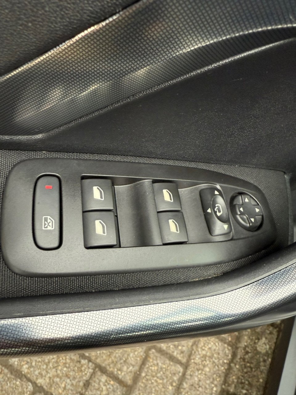Peugeot 2008 1.2 puretech allure automaat