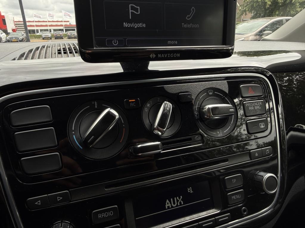 Volkswagen UP! 1.0 move up!