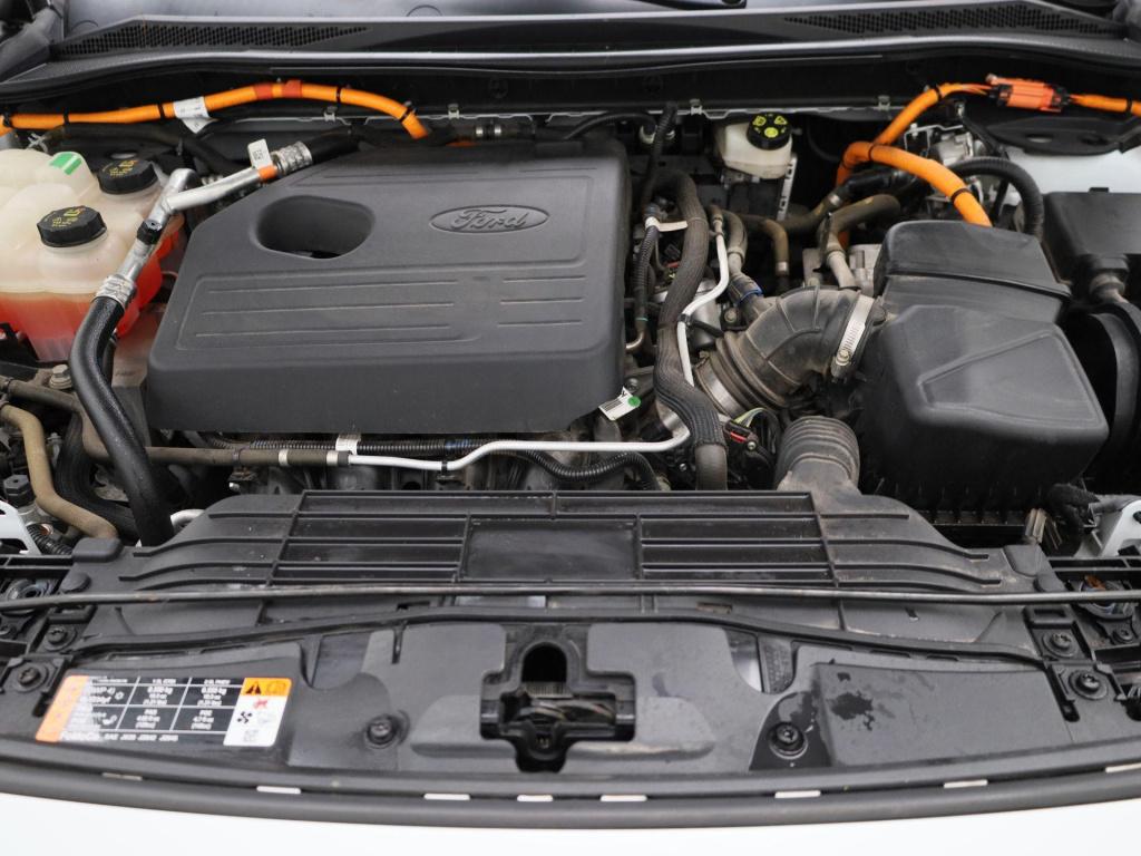 Ford Kuga 2.5 phev titanium | automaat | navigatie | trekhaak | navigatie |