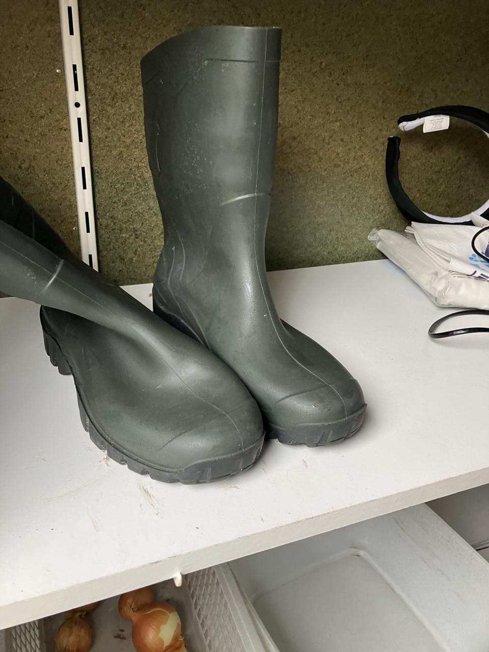 Te koop in zeer goede staat groene regen laarzen