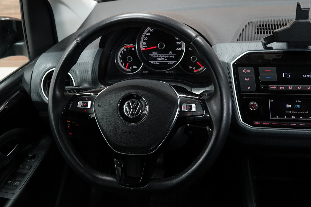Volkswagen UP! 1.0 tsi high up! | cruise | pdc | bluetooth |