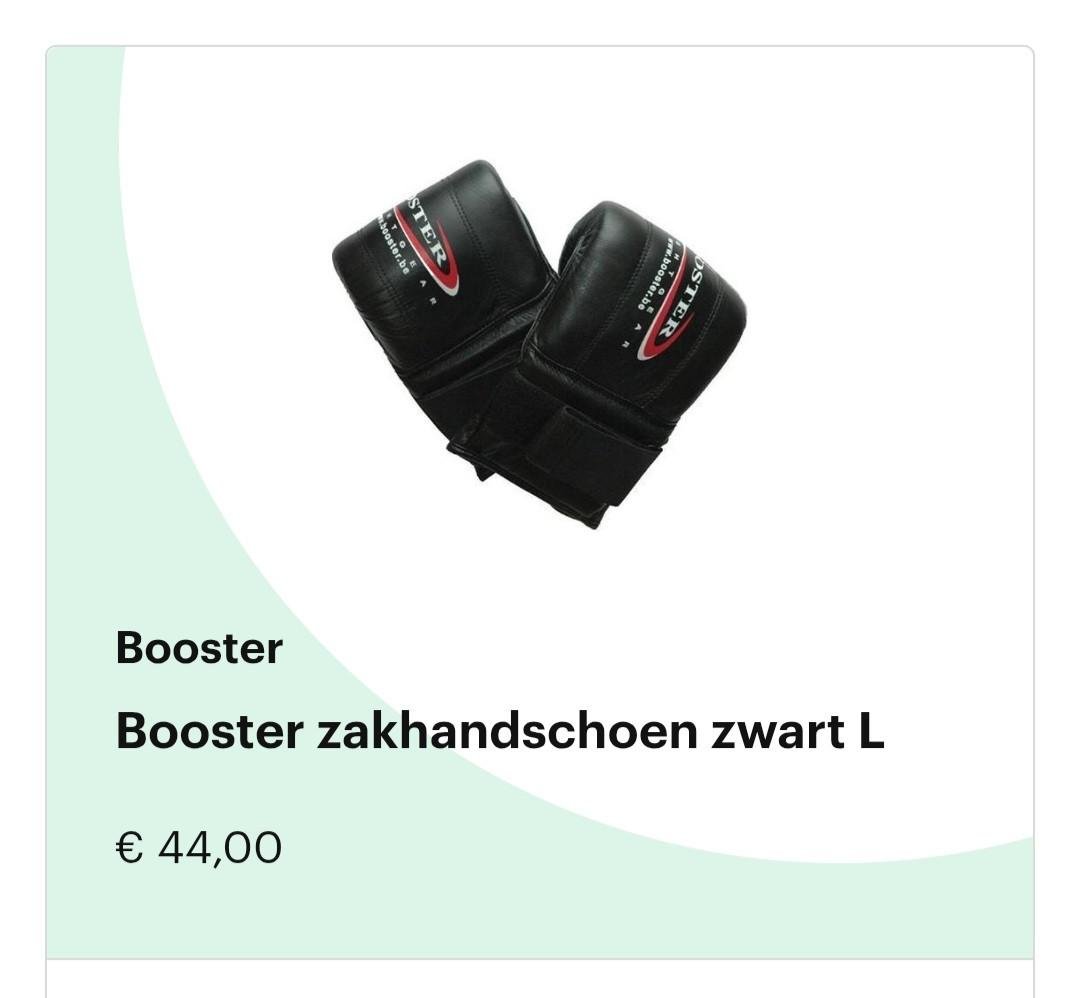 Staande bokszak met bokshandschoenen