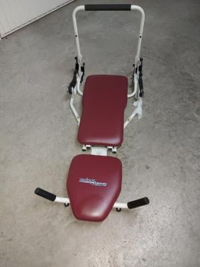 Fitnes apparaat voor de buik