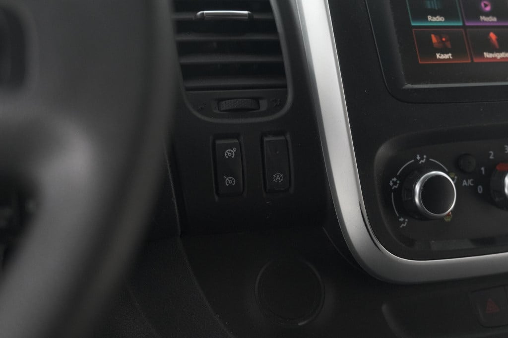 Renault Trafic 2.0 dci 120 t27 l1h1 work edition | trekhaak | apple carplay