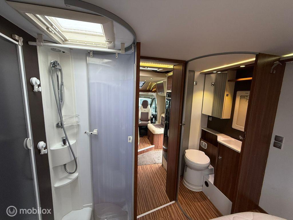 Adria Onbekend matrix m 670 sc