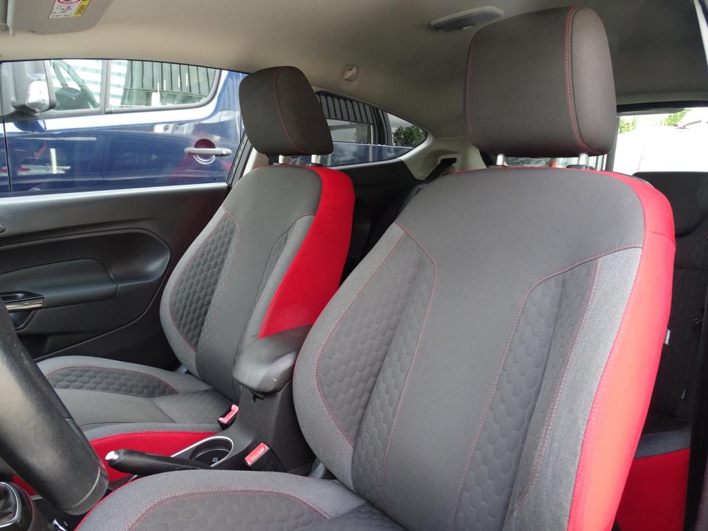 Ford Fiesta 1.0 ecoboost black edition 140pk | bluetooth | 17"