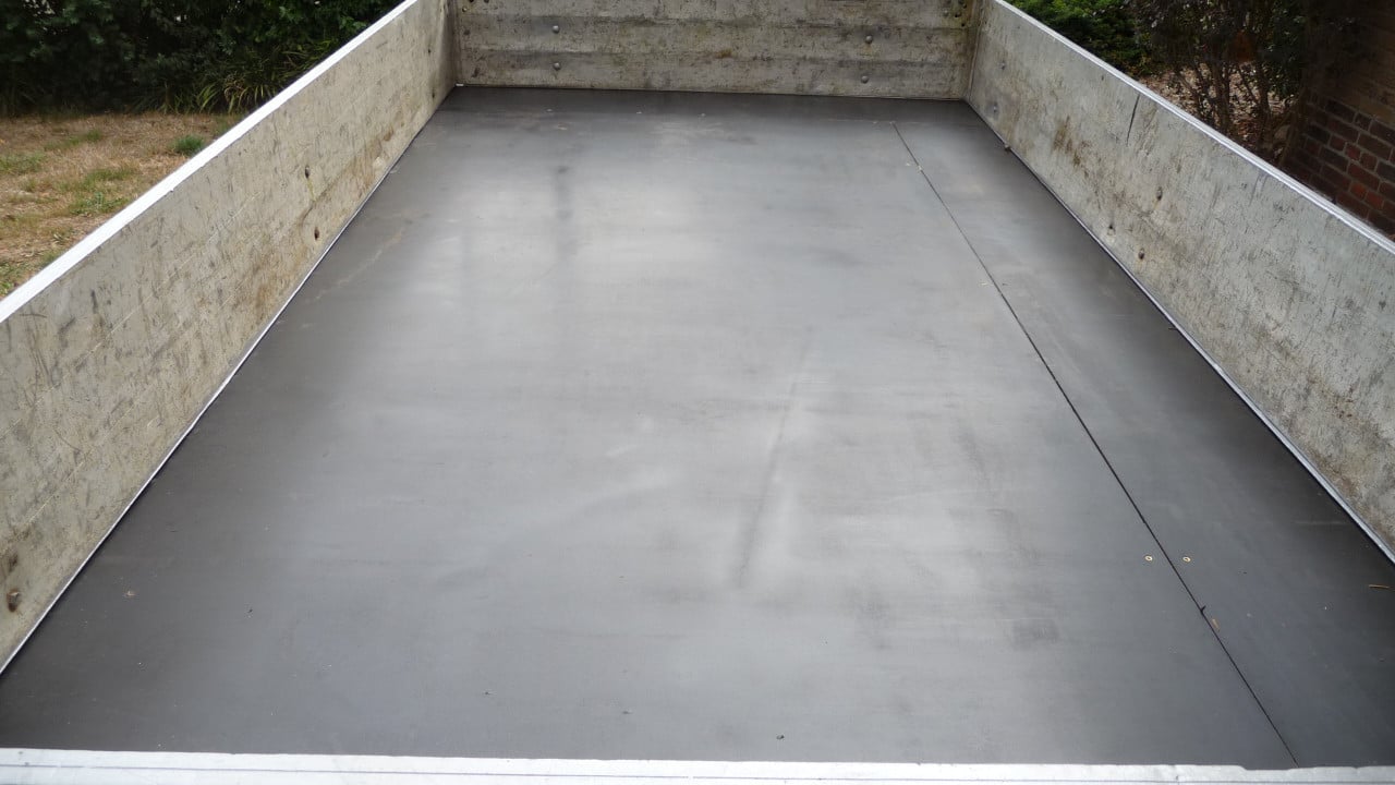 TE KOOP GEREMDE PLATEAUWAGEN merk EQUIPE met KENTEKEN