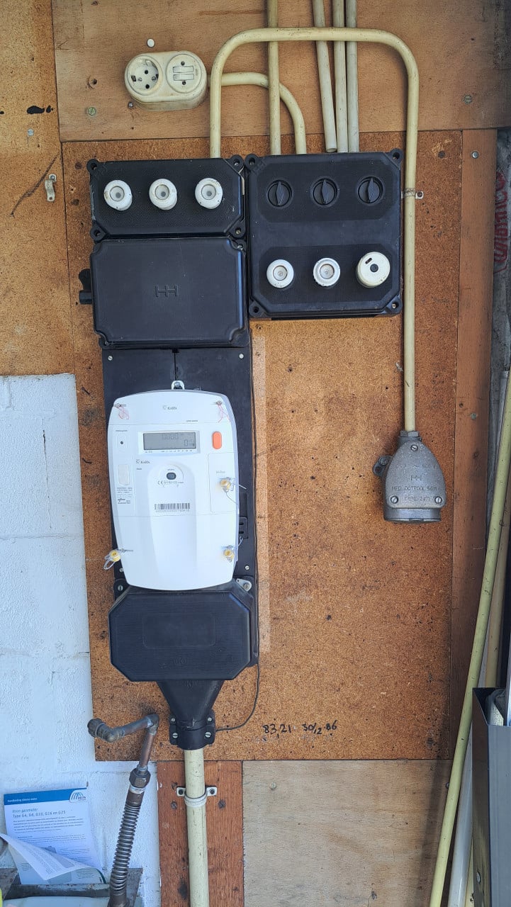 Garagebox Noordweg Sint Laurens met electriciteitsaansluiting