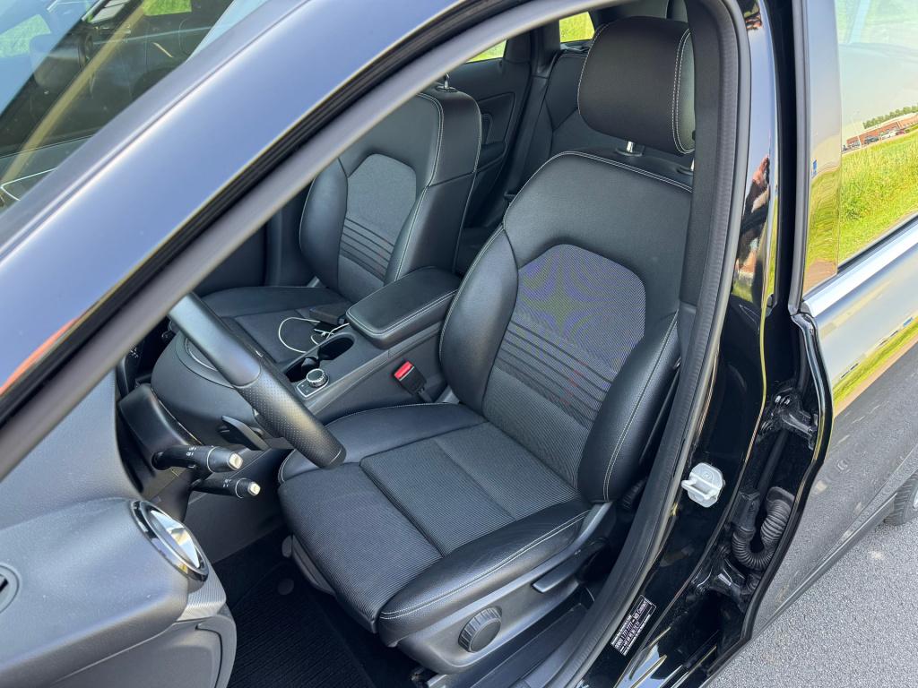 Mercedes-Benz B-Klasse 180 urban automaat , apple-carplay , led