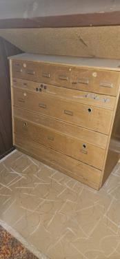 Vintage houten klepkast met verschillende vakken
