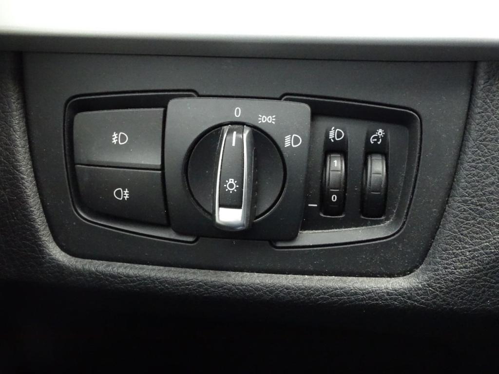 BMW 3-serie 320i executive automaat | 18" | afn. trekhaak | bluetooth