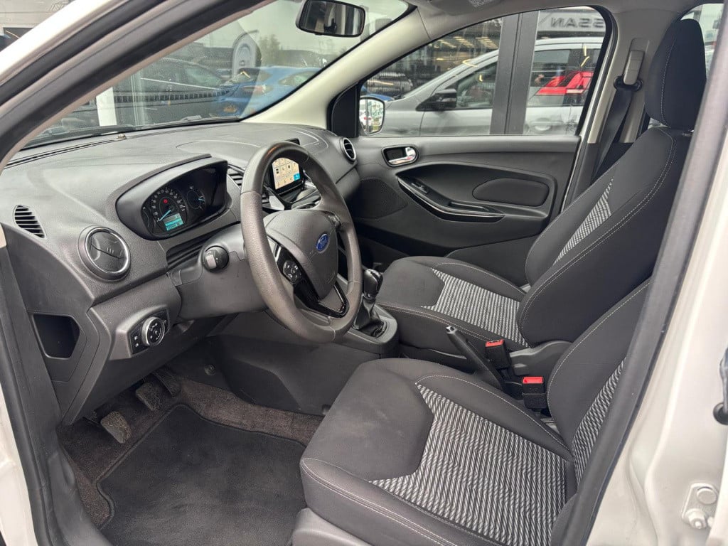 Ford KA ka+ 1.2 85pk black & white, stoelverwarming, voorruitverwarming, se