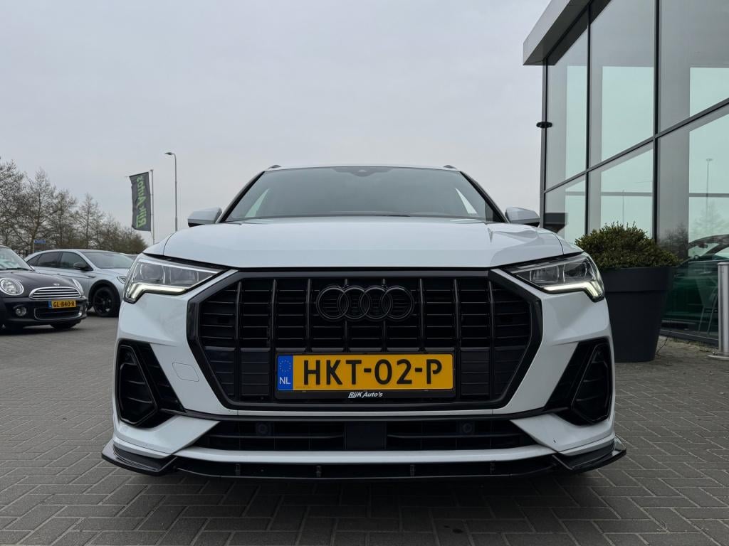 Audi Q3 35 tfsi 3x s-line* keyless * matrix led * camera * carplay