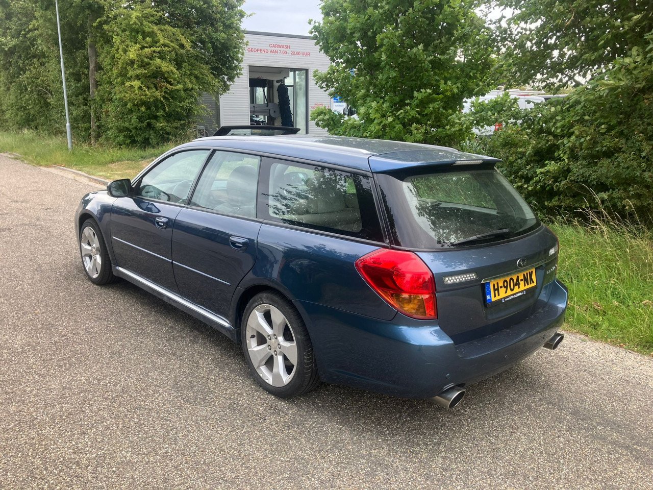 Subaru Lecacy R 3.0