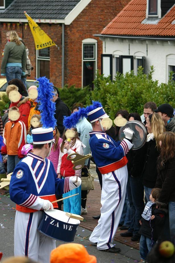 Fanfare pakken loopgroep carnaval
