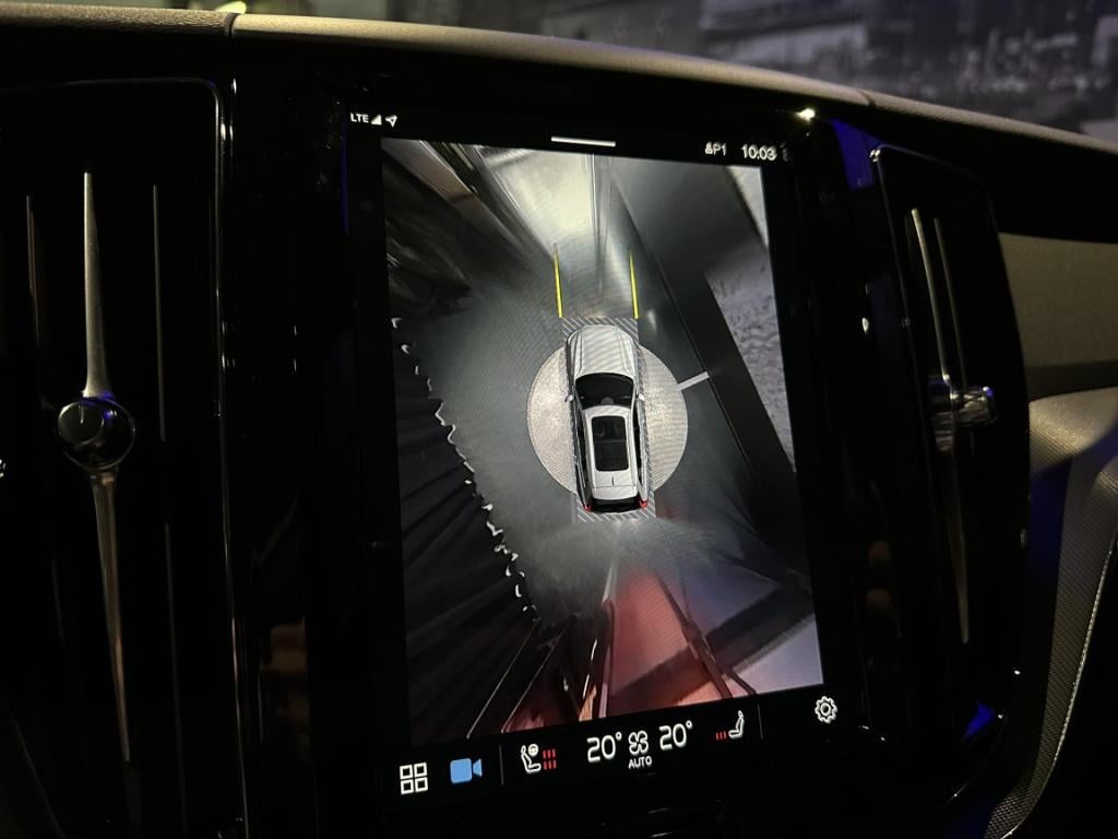 Volvo XC60 2.0 t6 plug-in hybrid awd ultra black edition *luchtvering*trekh