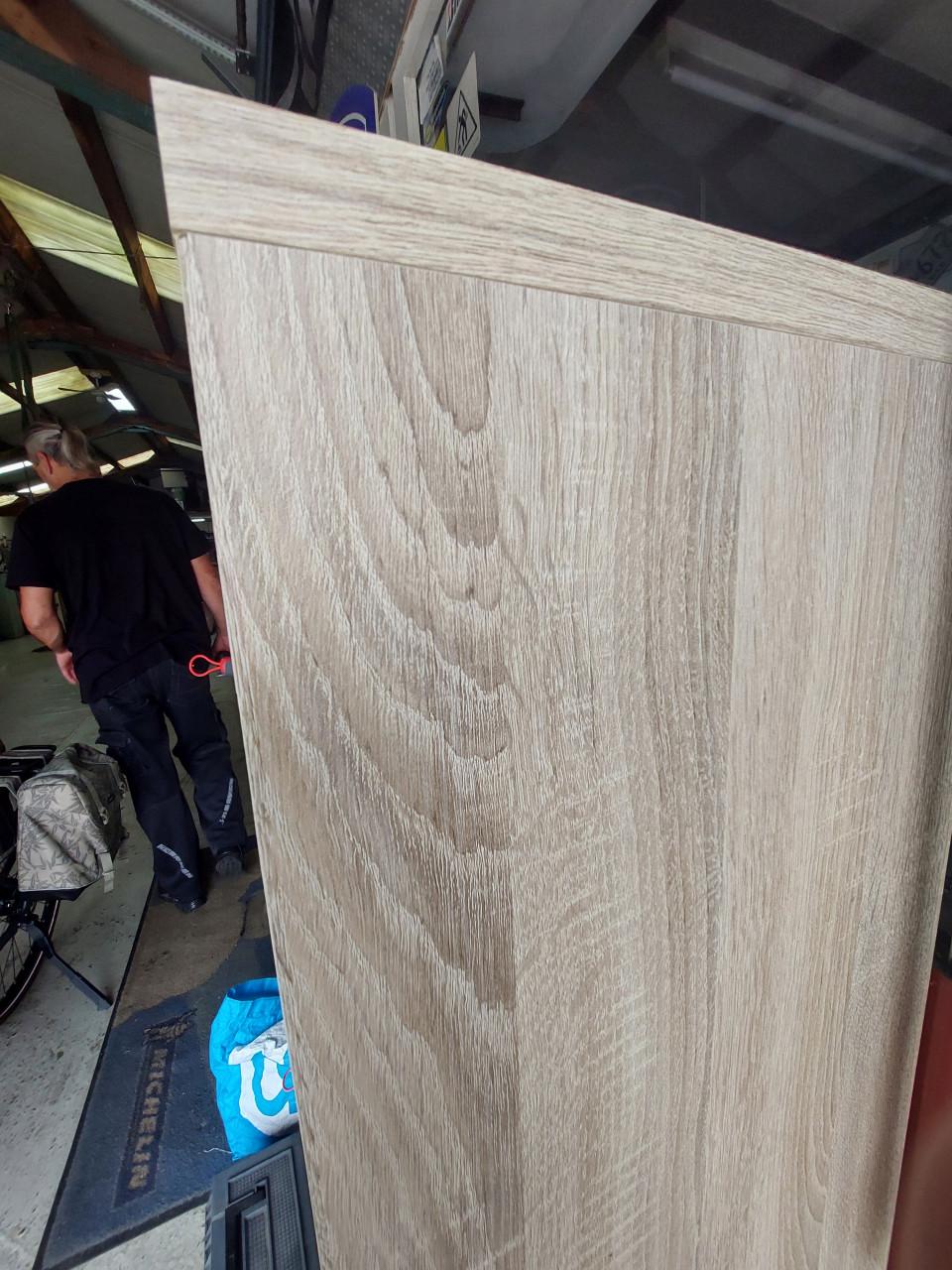 Houten vakkenkast