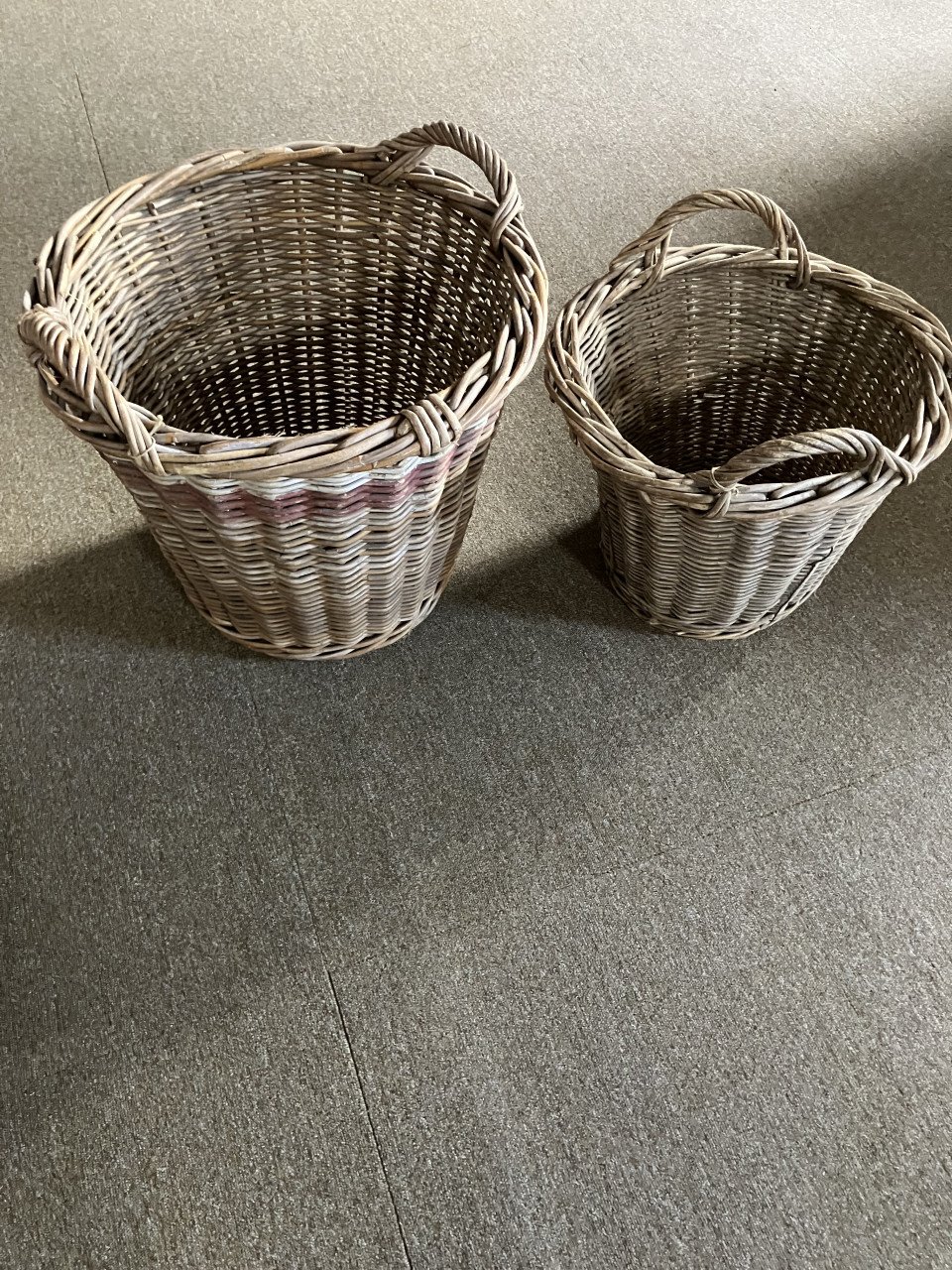 Vintage grote rieten manden