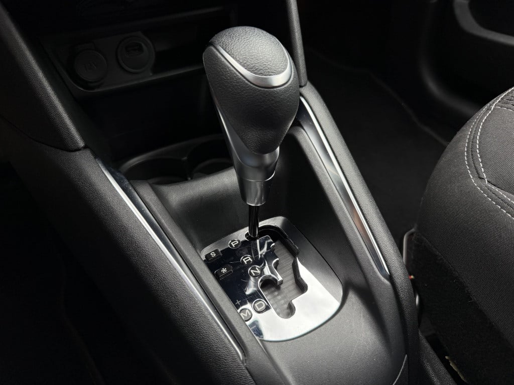 Peugeot 208 1.2 turbo // allure // carlay // android auto // automaat //