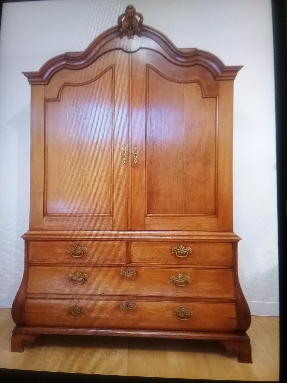 Oude  hoge Kast  &  Diverse Kasten,. Kabinet