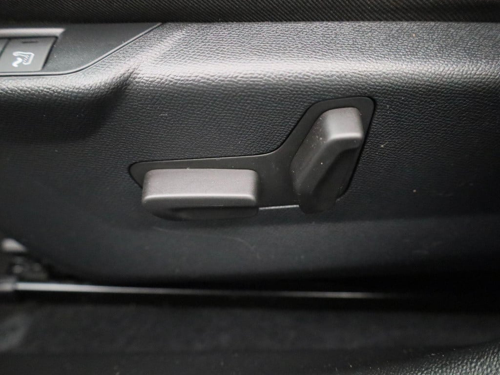 Opel Corsa 1.2 gs line | lage km stand! | lederpakket | navigatie | apple c