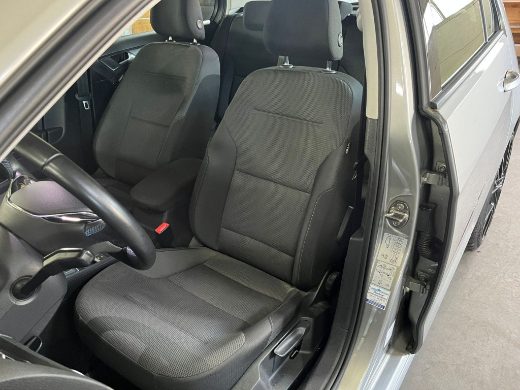 Volkswagen E-golf e-golf 136pk, virtual cockpit, apple carplay, navigatie