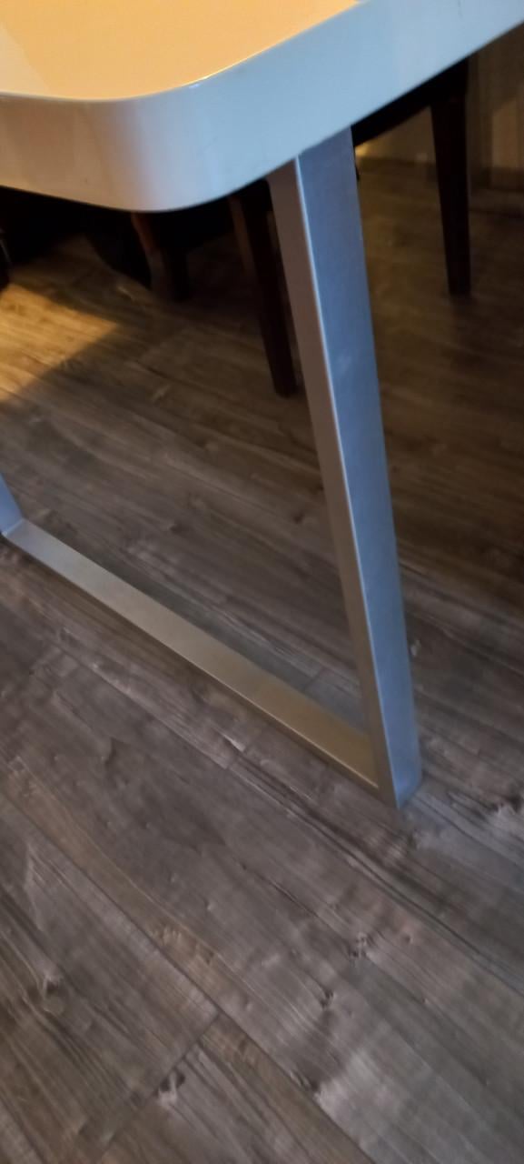 Gratis lattenbodems en eettafel