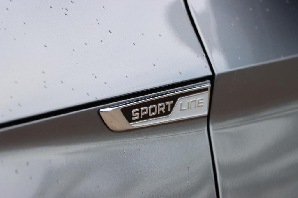 Skoda Superb combi 1.4 tsi iv sportline business 218pk dsg6
