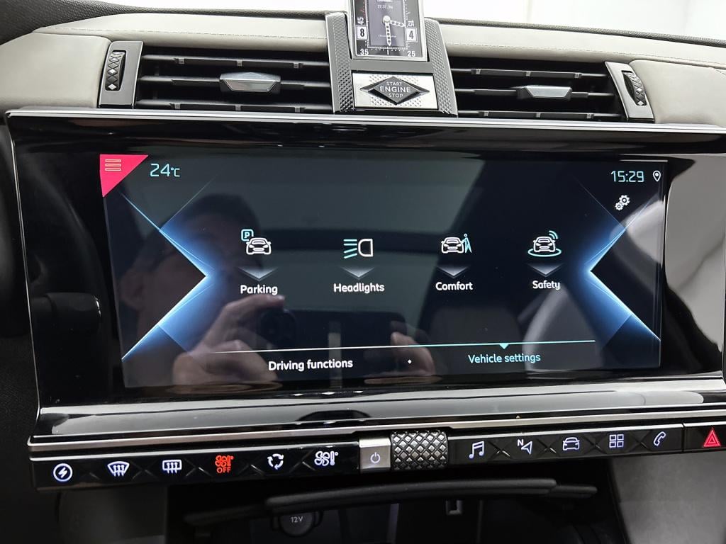 Ds Ds 7 crossback e-tense 300pk 4x4 automaat rivoli | rijklaar | panoramada