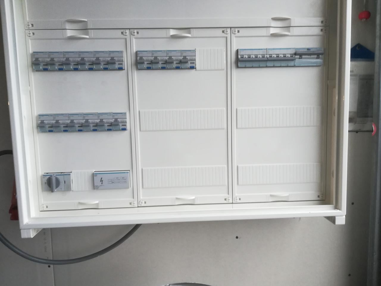 Elektromonteur bied zich aan voor kleinere klusjes