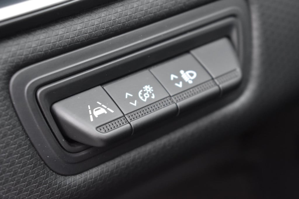 Renault Clio 1.0 tce | parkeersensoren | navigatie | dealer onderhouden | c
