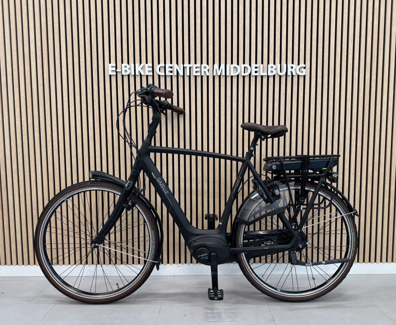 Gazelle Orange C8 Bosch Active Line Plus 400Wh 61CM