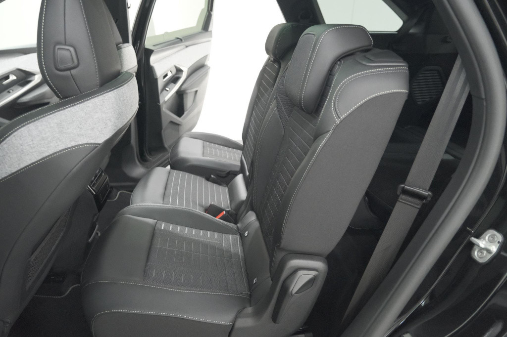 Peugeot 5008 1.2 hybrid 145 gt | panoramadak | camera | elektrische achterk