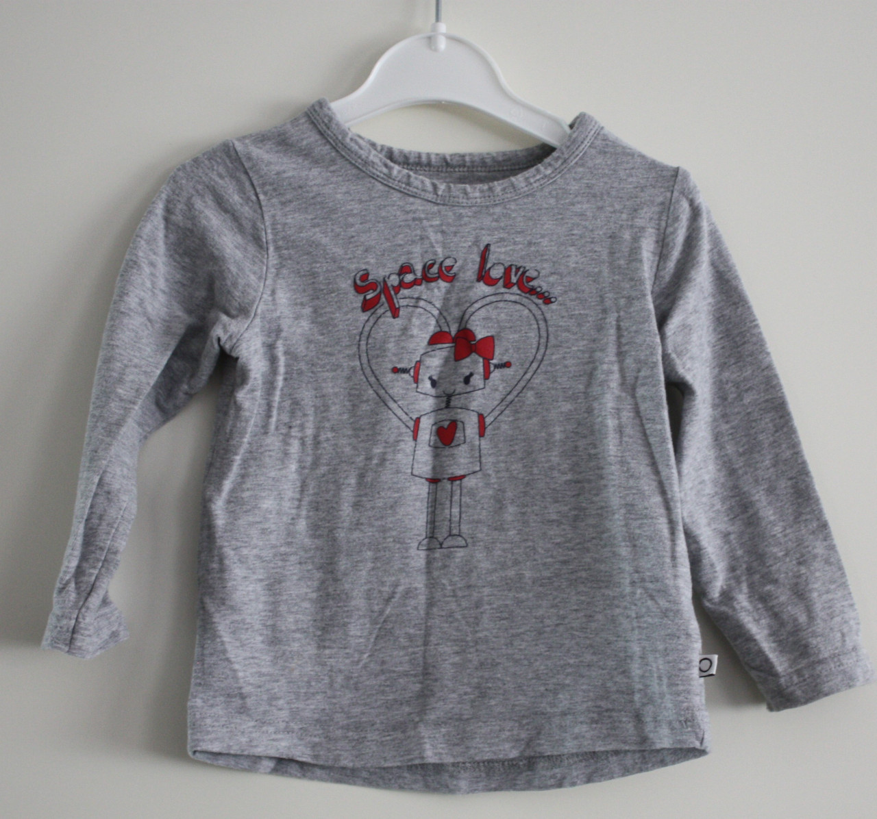 Grijs shirtje maat 80