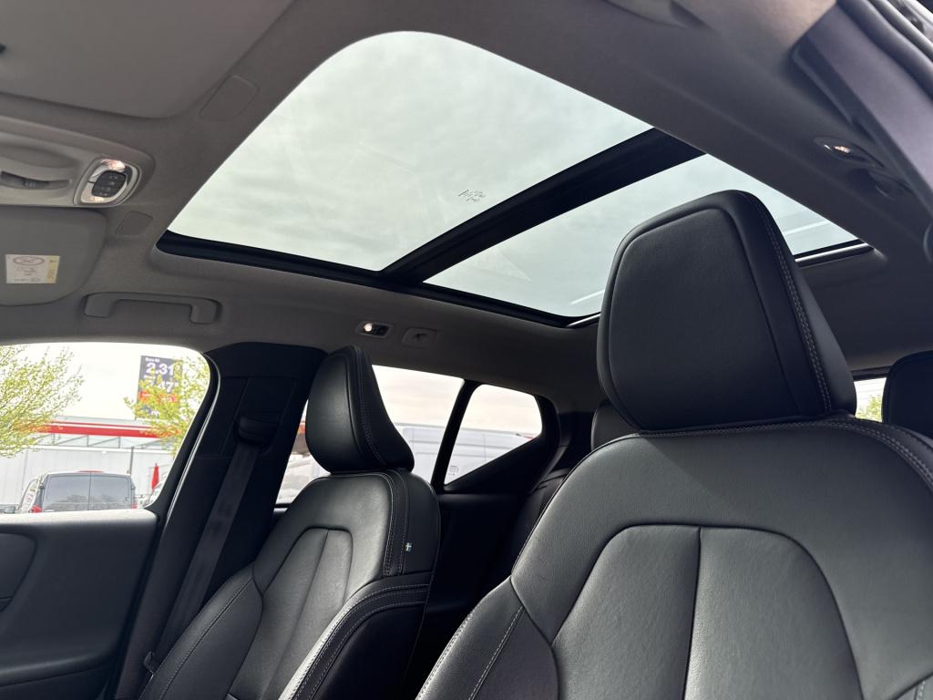 Volvo XC40 2.0 t5 awd intro edition | nl-auto | vol opties | pano | trekhaa