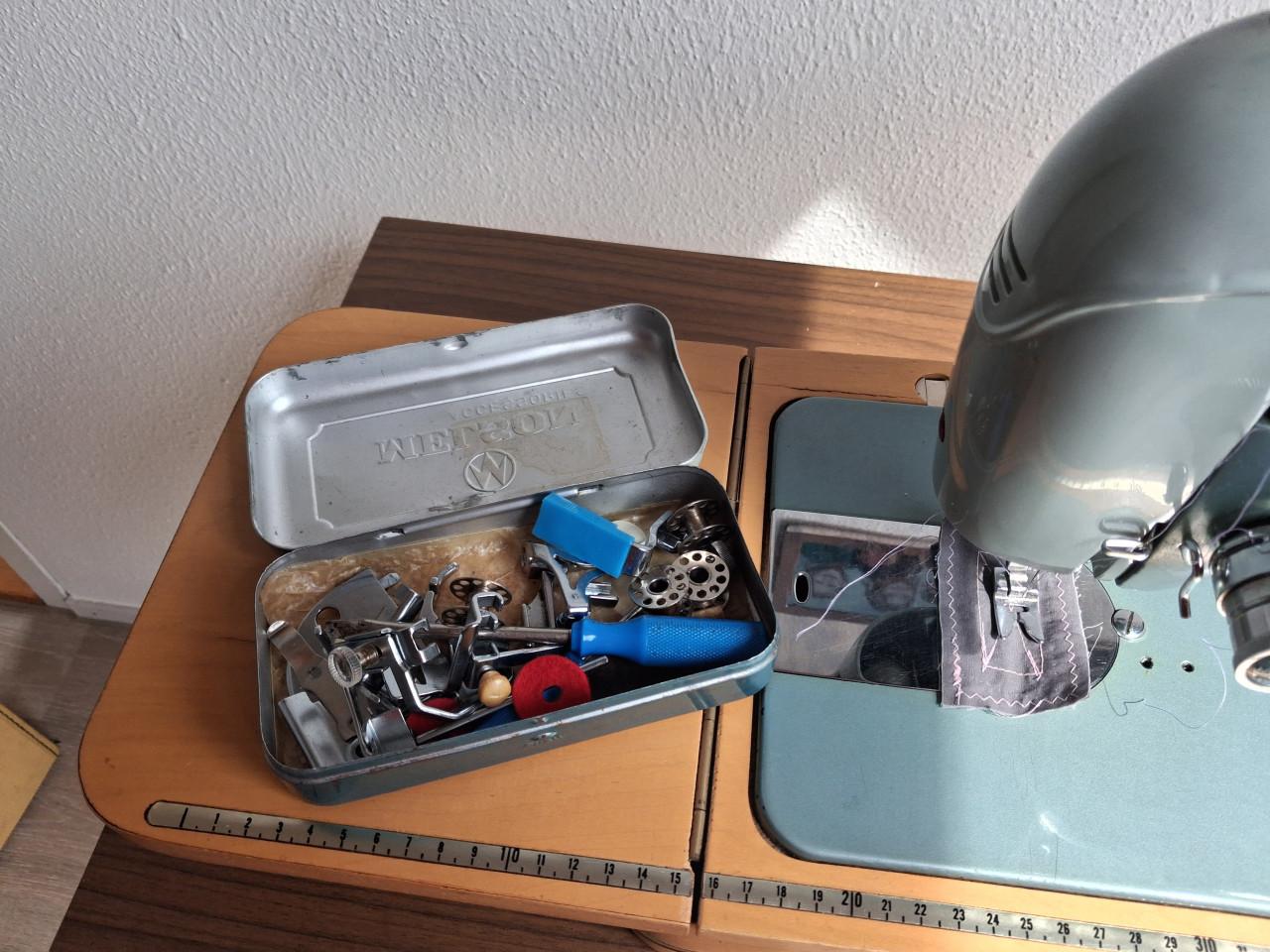 Melson naaimachine izgst (vanwege gewicht alleen ophalen geen koeriersdiens