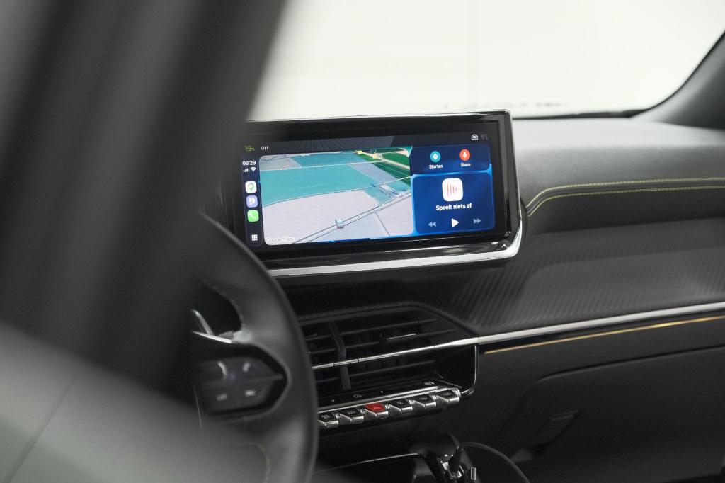 Peugeot 2008 puretech 130 eat8 gt | camera | apple carplay | parkeersensore