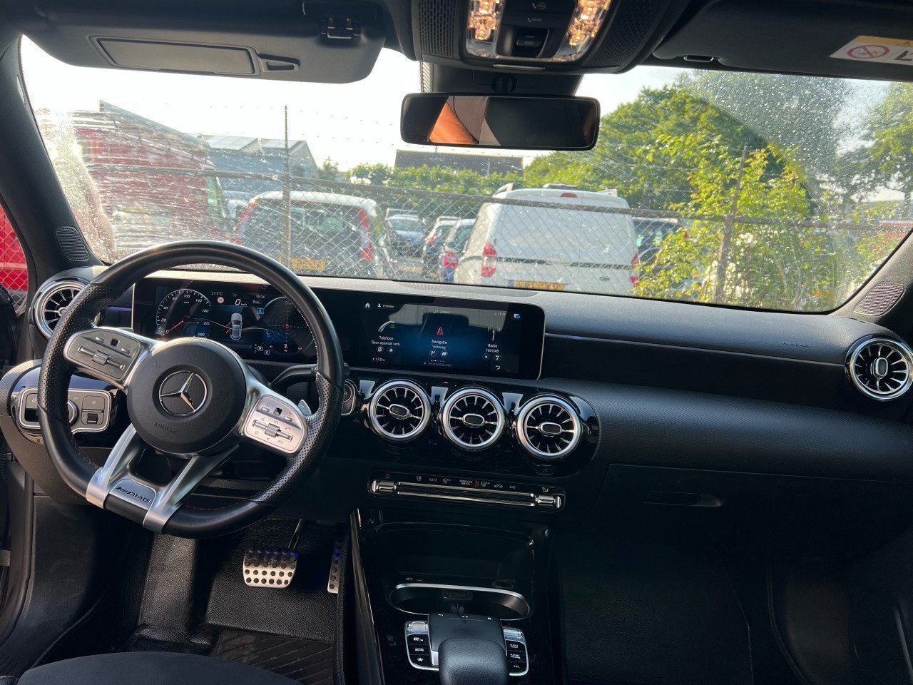 Mercedes-Benz A-Klasse 180d AMG Premium Plus