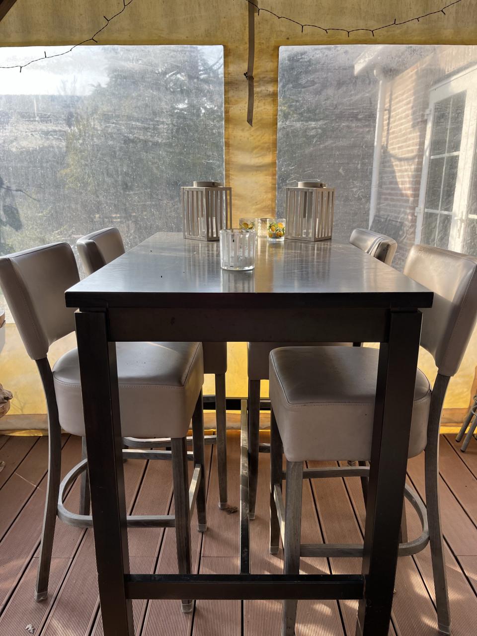 Bartafel + 4 stoelen