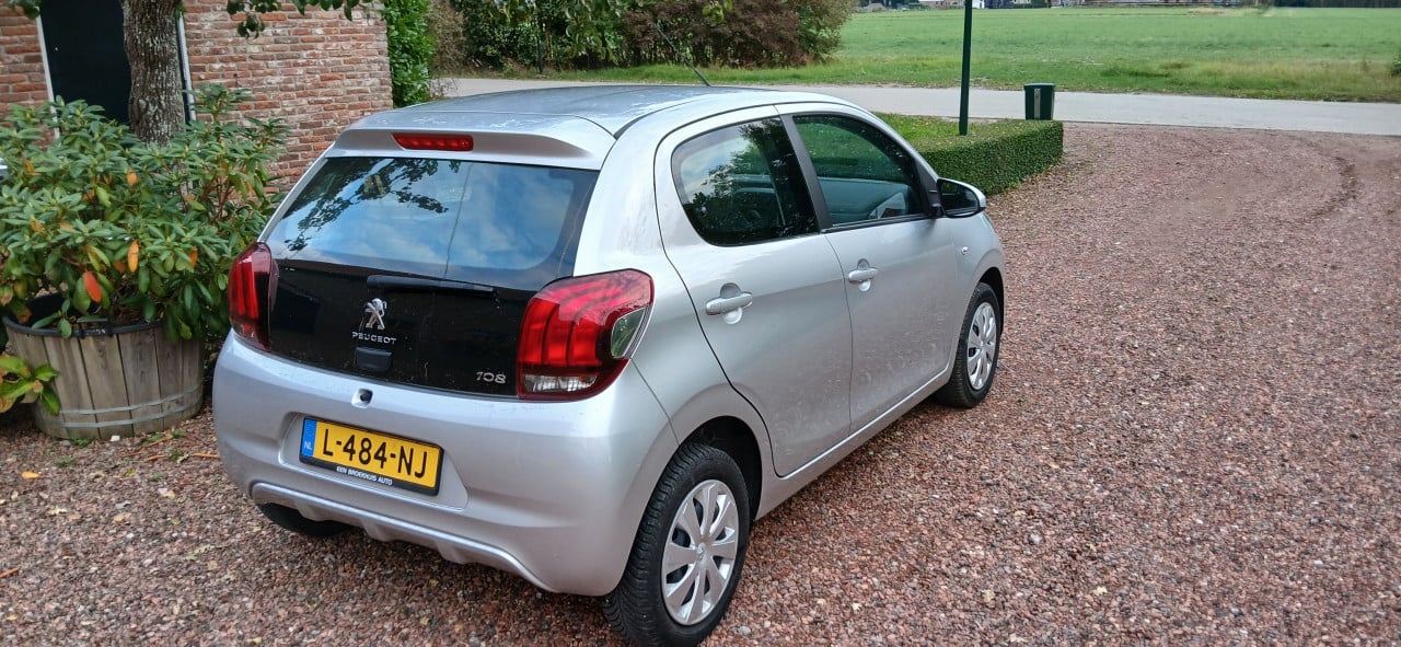 Peugeot 108 5 drs airco bj 2021 met 64000 km