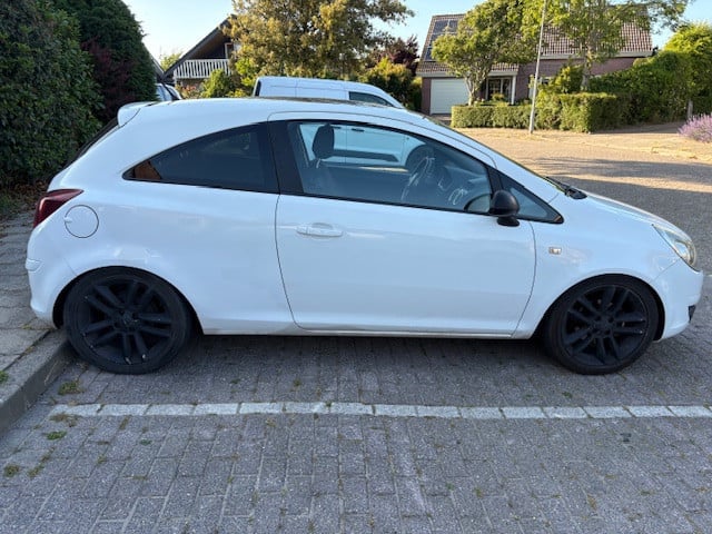 Opel Corsa 2010 Wit Nürburgring Edition