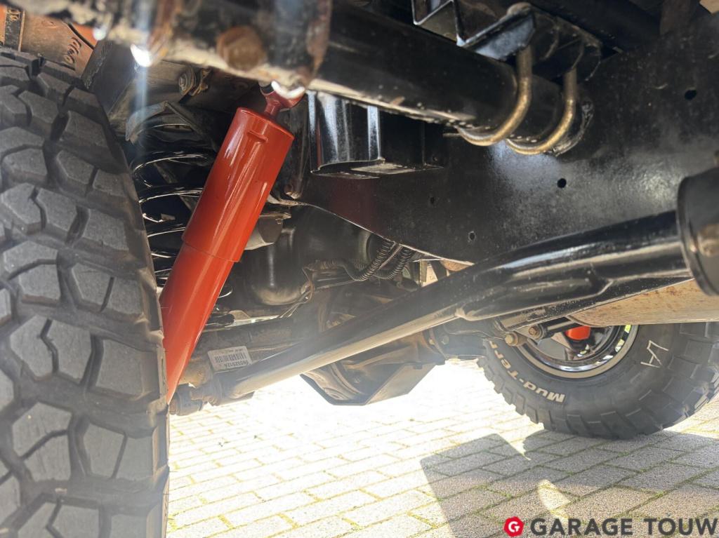 Land Rover Defender 2.2 d sw 90" adventure+ limited edition