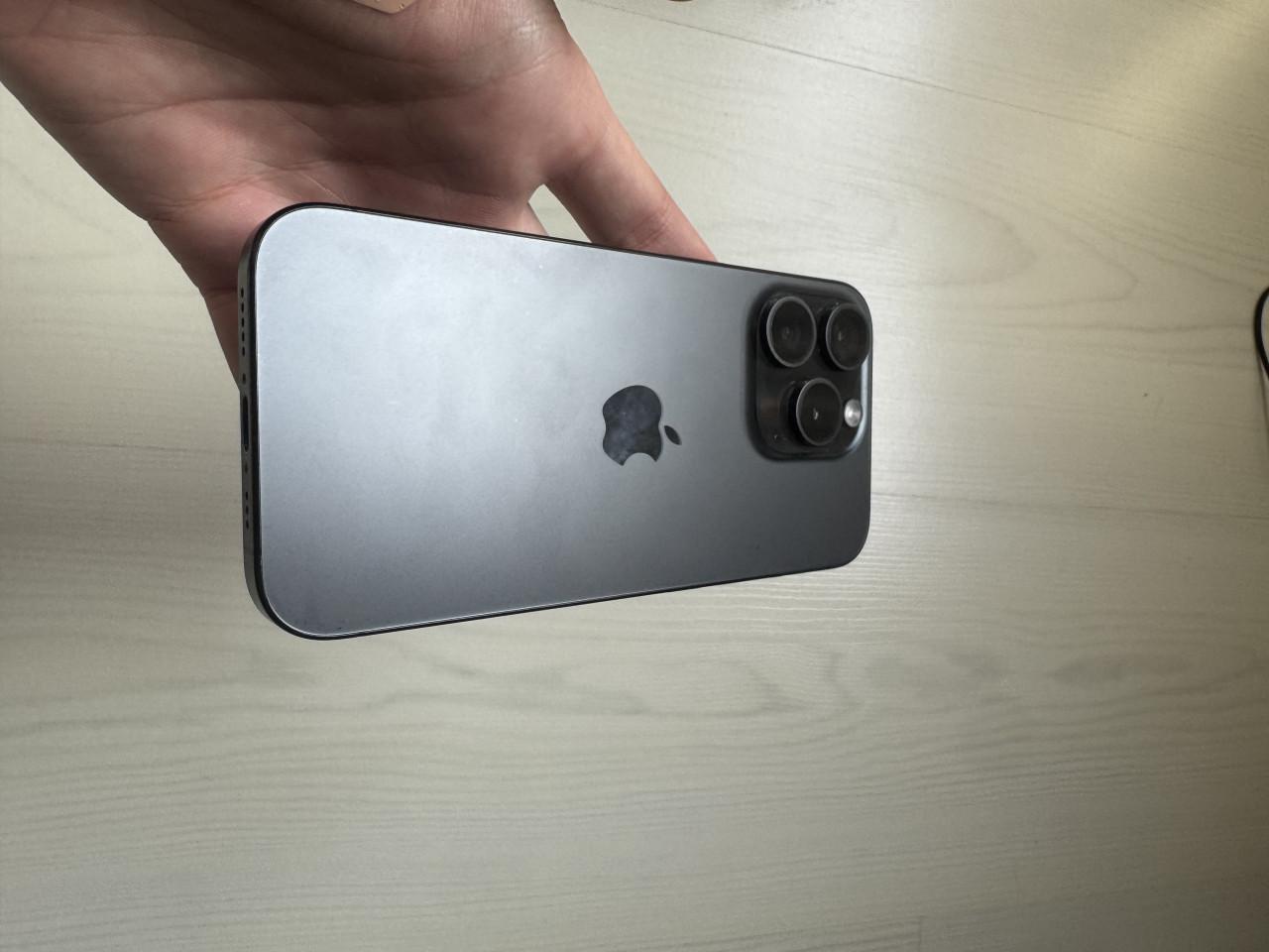 Iphone 15 pro 256gb esim