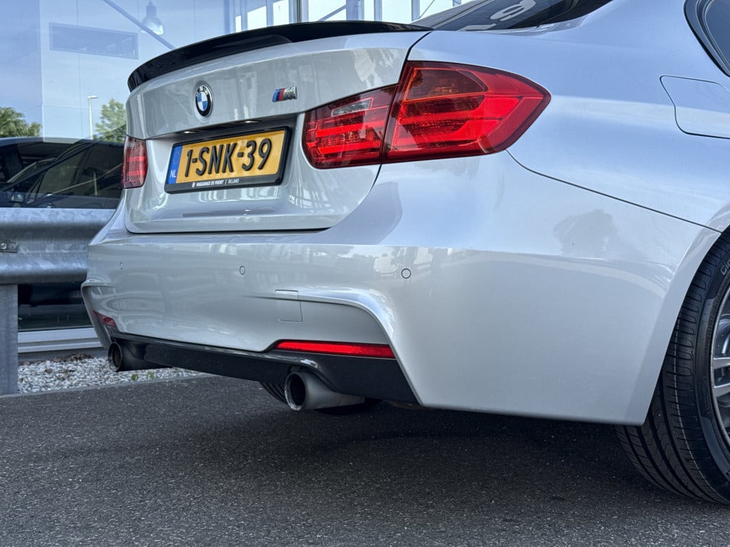 BMW 3-serie 320i high executive m sport | nl-auto | dealer ond. | m perform