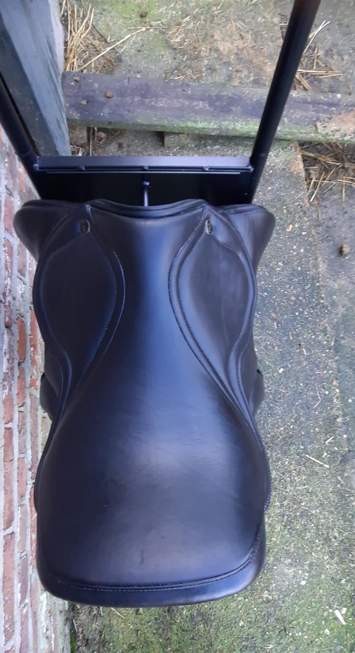 Eventingzadel/springzadel zwart 17 inch