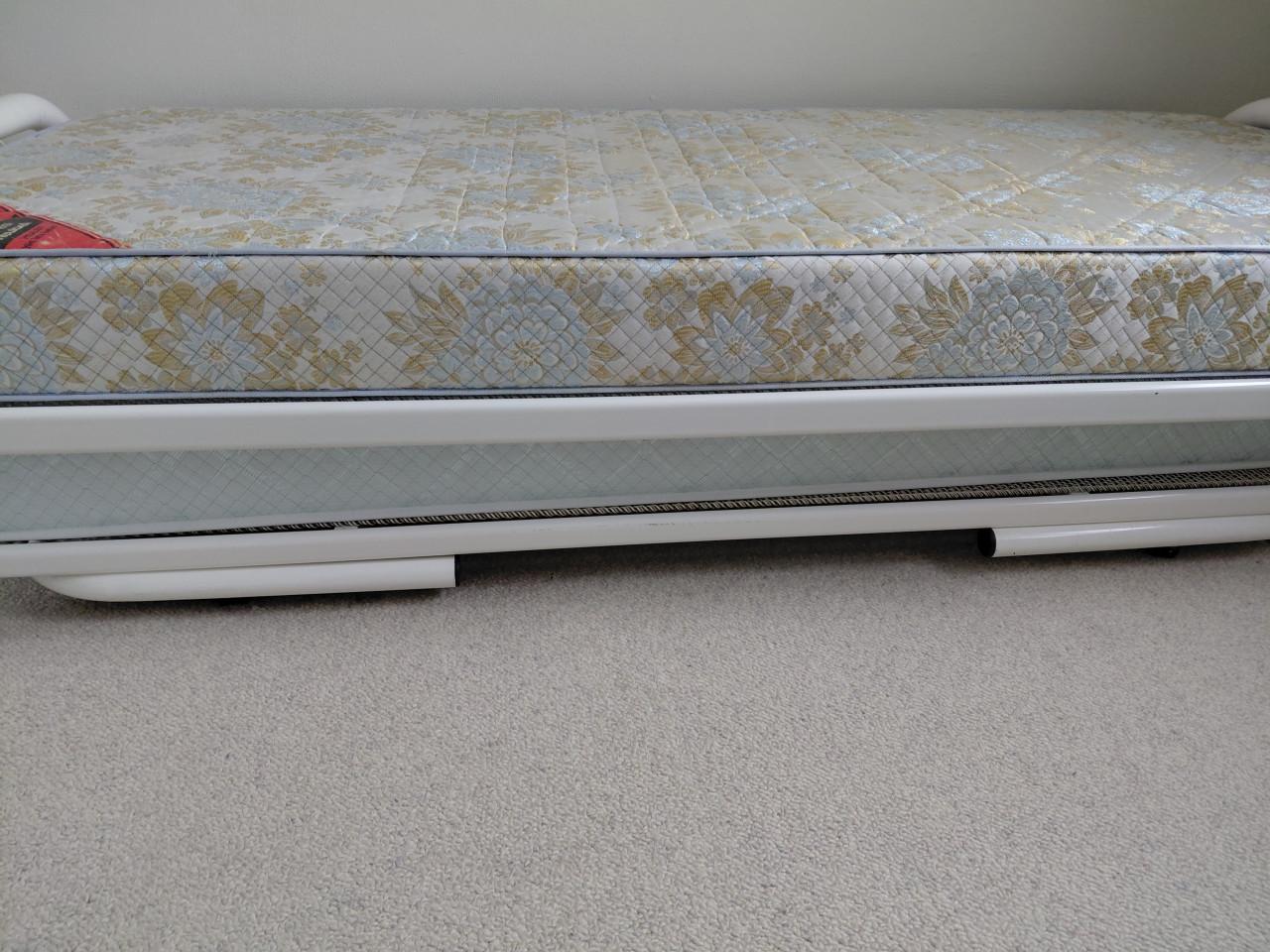 Bed met onderschuifbed 90 x200 cm
