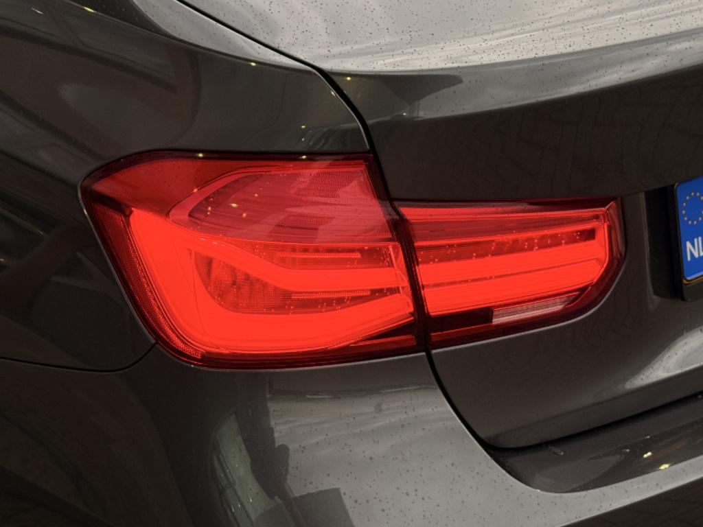 BMW 3-serie 330e m-sport | head-up | cruise | stoelverwarming | 360 | leder